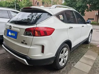 Bestune X80 2015, 115700 км, за 2213.39 USD