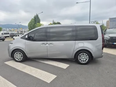 Hyundai Staria 2023, 105555 км, за 15951.16 USD - фото 8