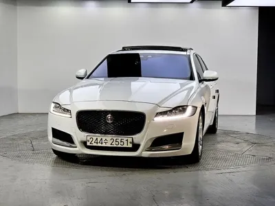 Jaguar XF 2017, 117971 км, за 4543.98 USD