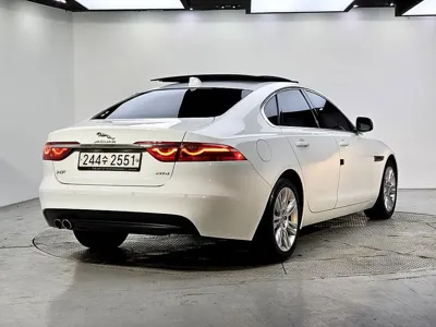 Jaguar XF 2017, 117971 км, за 4543.98 USD