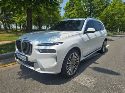 BMW X7 · 2023 год