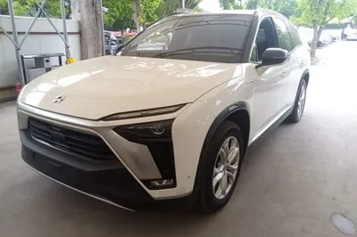 Nio ES8 · 2020 год