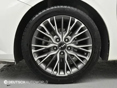 Kia K3 2022, 130938 км, за 9977.68 USD