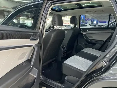 Volkswagen Tayron 2022, 34000 км, за 26456.23 USD - фото 8