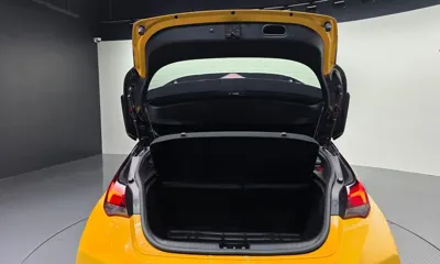 Hyundai Veloster 2018, 42855 км, за 9706.85 USD - фото 32