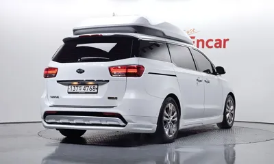 Kia Canival 2017, 158176 км, за 10437.18 USD