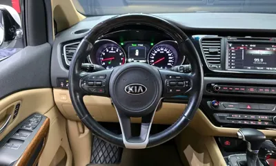 Kia Canival 2017, 158176 км, за 10437.18 USD - фото 13