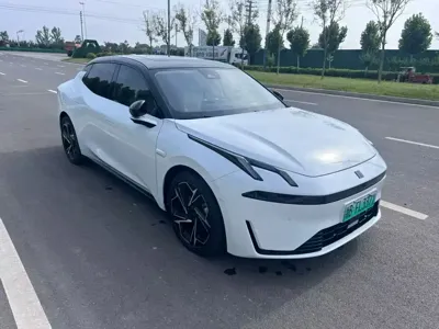 Lynk & Co 07 EM-P 2024, 20000 км, за 14704.79 USD