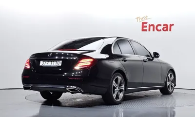 Mercedes-Benz E-Class 2017, 81808 км, за 13325.46 USD