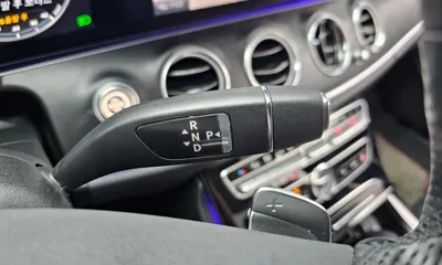 Mercedes-Benz E-Class 2017, 81808 км, за 13325.46 USD - фото 9