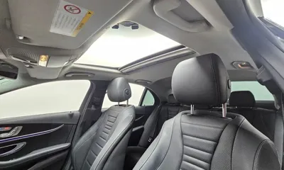 Mercedes-Benz E-Class 2017, 81808 км, за 13325.46 USD - фото 19
