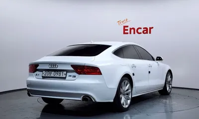 Audi A7 2015, 275701 км, за 5814.34 USD