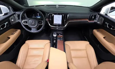 Volvo V60 2023, 25136 км, за 28558.44 USD - фото 7