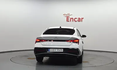 Hyundai Avante 2024, 38296 км, за 13661.21 USD
