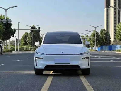 Tesla Model Y L 2026, 1200 км, за 42994.55 USD