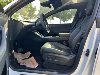Tesla Model Y L 2026, 1200 км, за 42994.55 USD