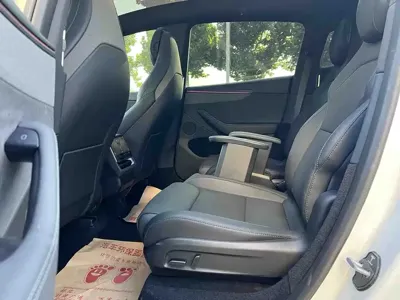 Tesla Model Y L 2026, 1200 км, за 42994.55 USD