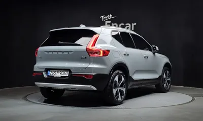 Volvo XC40 2025, 9739 км, за 27522.32 USD