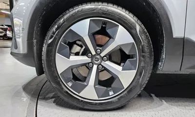 Volvo XC40 2025, 9739 км, за 27522.32 USD