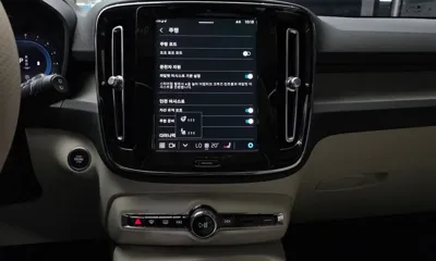 Volvo XC40 2025, 9739 км, за 27522.32 USD - фото 14