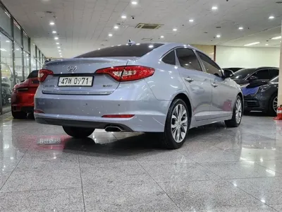 Hyundai Sonata 2016, 151755 км, за 3603.78 USD