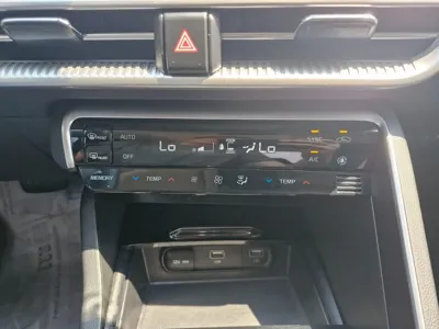 Kia K5 2023, 33408 км, за 21086.74 USD - фото 11