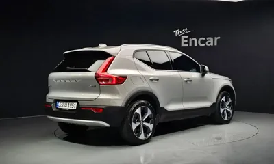 Volvo XC40 2023, 6881 км, за 28029.41 USD