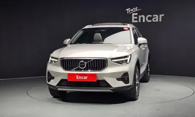 Volvo XC40 2023, 6881 км, за 28029.41 USD