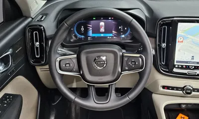 Volvo XC40 2023, 6881 км, за 28029.41 USD - фото 13