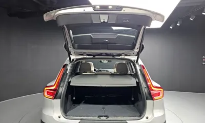Volvo XC40 2023, 6881 км, за 28029.41 USD - фото 20