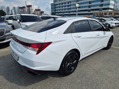 Hyundai Avante 2023, 73799 км, за 12143.89 USD - фото 6