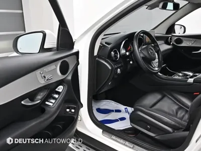 Mercedes-Benz GLC-Class 2019, 115378 км, за 14106.48 USD - фото 11