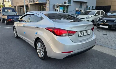 Hyundai Avante 2015, 124994 км, за 3822.4 USD