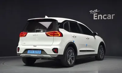 Kia Niro 2023, 36365 км, за 15938.08 USD