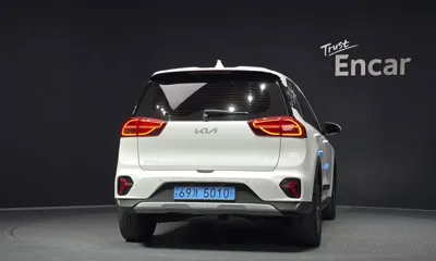 Kia Niro 2023, 36365 км, за 15938.08 USD