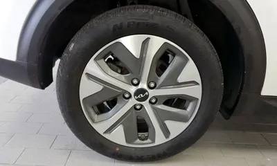 Kia Niro 2023, 36365 км, за 15938.08 USD