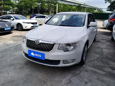 Skoda Superb · 2013 год