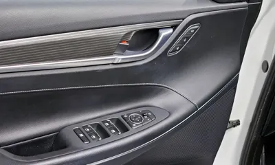 Hyundai Grandeur 2018, 71692 км, за 10509.72 USD - фото 17