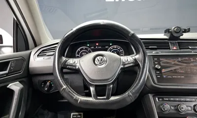 Volkswagen Tiguan 2018, 97228 км, за 14332.26 USD - фото 12