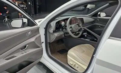 Hyundai Avante 2023, 14415 км, за 15071.4 USD - фото 10