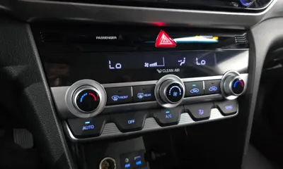 Hyundai Avante 2020, 92901 км, за 7227.97 USD - фото 16