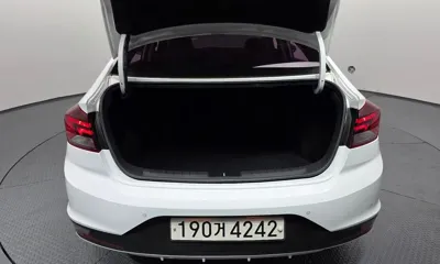 Hyundai Avante 2020, 92901 км, за 7227.97 USD - фото 20