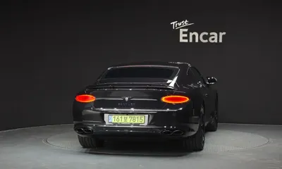 Bentley Continental 2023, 12000 км, за 162792.15 USD