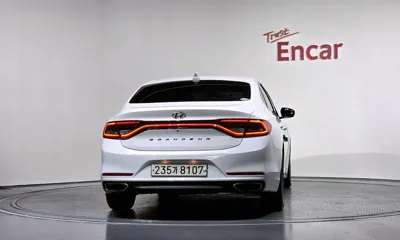 Hyundai Grandeur 2017, 176162 км, за 6498.62 USD
