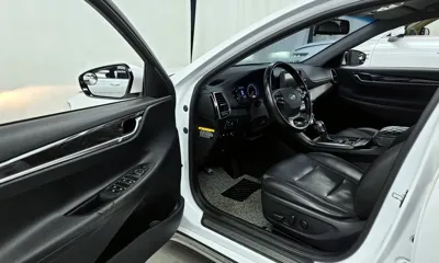 Hyundai Grandeur 2017, 176162 км, за 6498.62 USD - фото 10