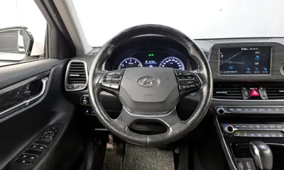 Hyundai Grandeur 2017, 176162 км, за 6498.62 USD - фото 13