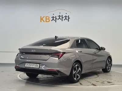 Hyundai Avante 2023, 92326 км, за 12828.02 USD
