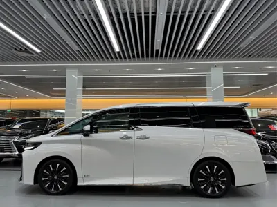 Toyota Vellfire 2023, 40000 км, за 111508.83 USD