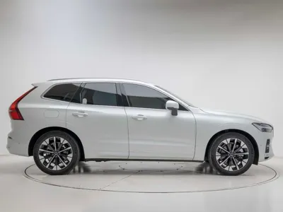 Volvo XC60 2026, 6889 км, за 48755.1 USD