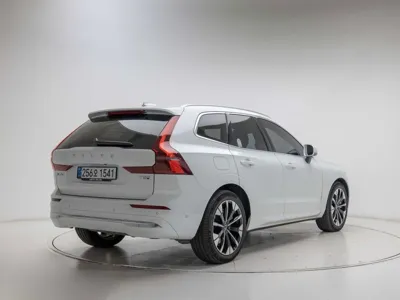 Volvo XC60 2026, 6889 км, за 48755.1 USD